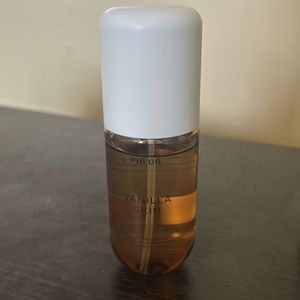 Phlur Vanilla Skin-Gently Used
